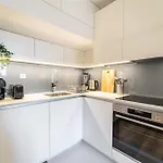 شقة On The Square Flat - Center By House And People *