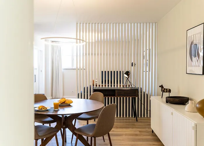 On The Square Flat - Center By House And People Apartment *